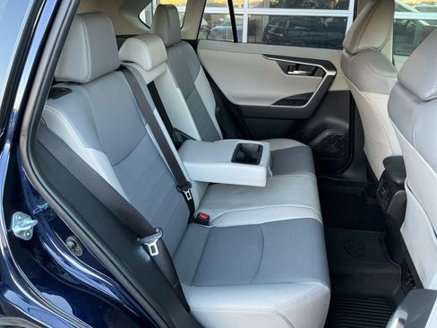 Used 2021 Toyota RAV4 Limited AWD/4WD image 18