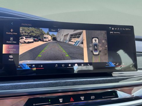 Used 2025 BMW i7 xDrive60 image 17