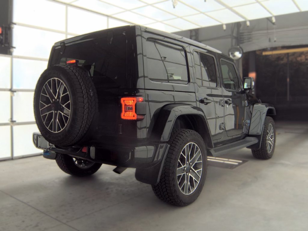 Used 2024 Jeep Wrangler High Altitude AWD/4WD image 2
