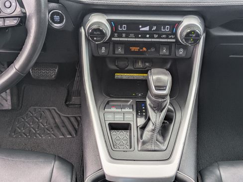Used 2021 Toyota RAV4 XLE Premium FWD image 20
