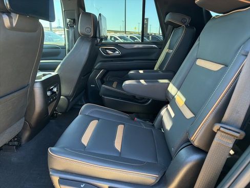 Used 2021 GMC Yukon AT4 w/ AT4 Premium Package image 14