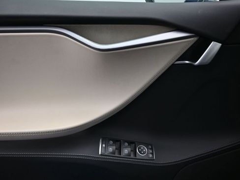 Used 2019 Tesla Model S Standard Range AWD/4WD image 17