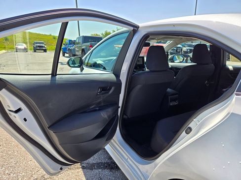 Used 2025 Toyota Corolla LE FWD image 25