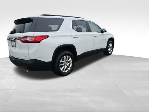 Used 2021 Chevrolet Traverse LT image 24