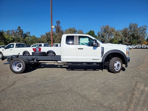 New 2025 Ford F550 4x4 SuperCab Super Duty image 5