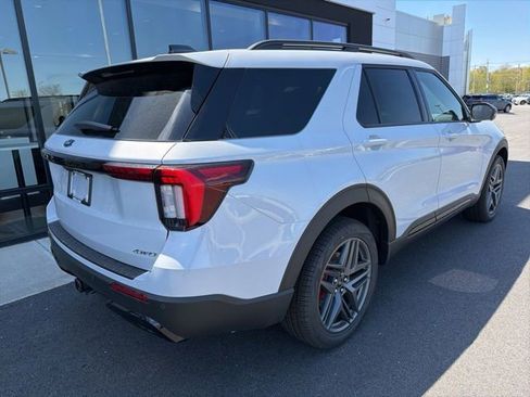 New 2026 Ford Explorer ST-Line AWD/4WD image 3