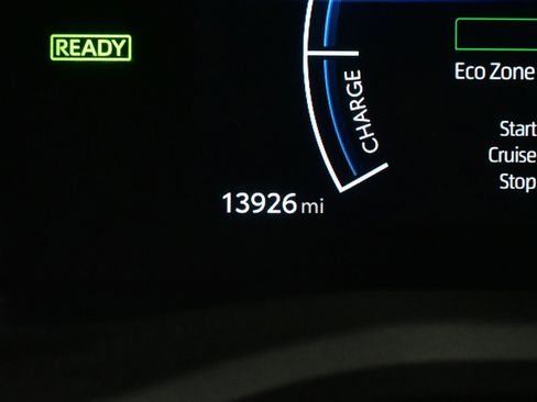 Used 2025 Toyota Camry LE w/ Convenience Package image 24