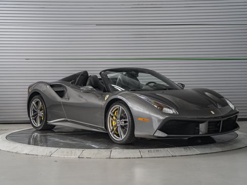 Used 2019 Ferrari 488 Spider RWD image 7