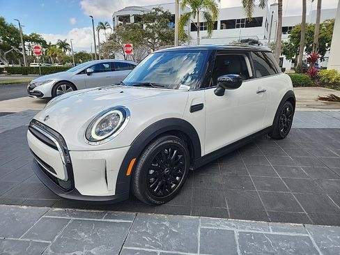 Used 2024 MINI Cooper 2-Door Hardtop image 15