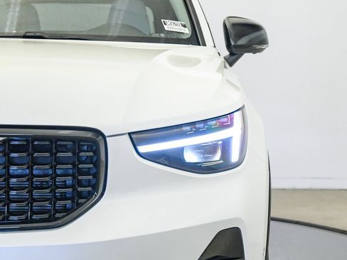Certified 2026 Volvo XC40 B5 Plus w/ Protection Package Premier AWD/4WD image 9