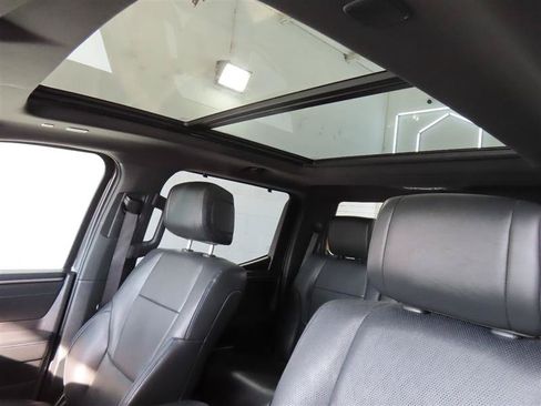 Used 2023 Toyota Tundra Platinum w/ Advanced Package AWD/4WD image 17