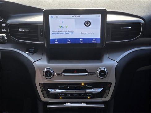 Used 2023 Ford Explorer XLT w/ Equipment Group 202A image 17