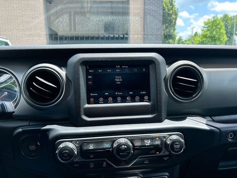 Used 2022 Jeep Wrangler Unlimited Sport AWD/4WD image 27