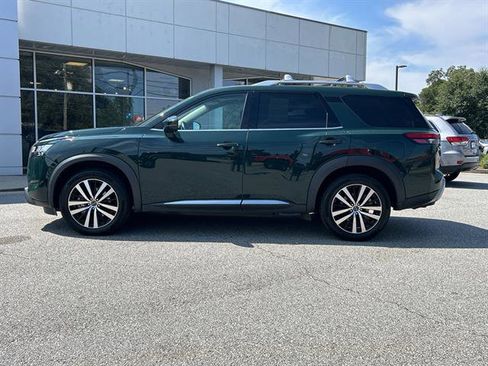 Used 2023 Nissan Pathfinder Platinum image 4