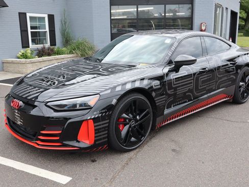 Used 2023 Audi RS e-tron GT AWD/4WD image 2