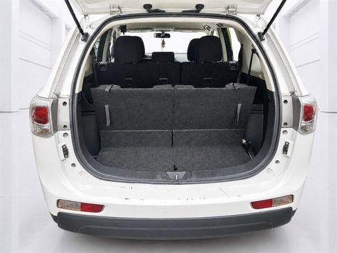 Used 2014 Mitsubishi Outlander ES FWD image 17