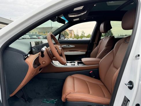 Certified 2026 Genesis GV70 2.5T Advanced image 15