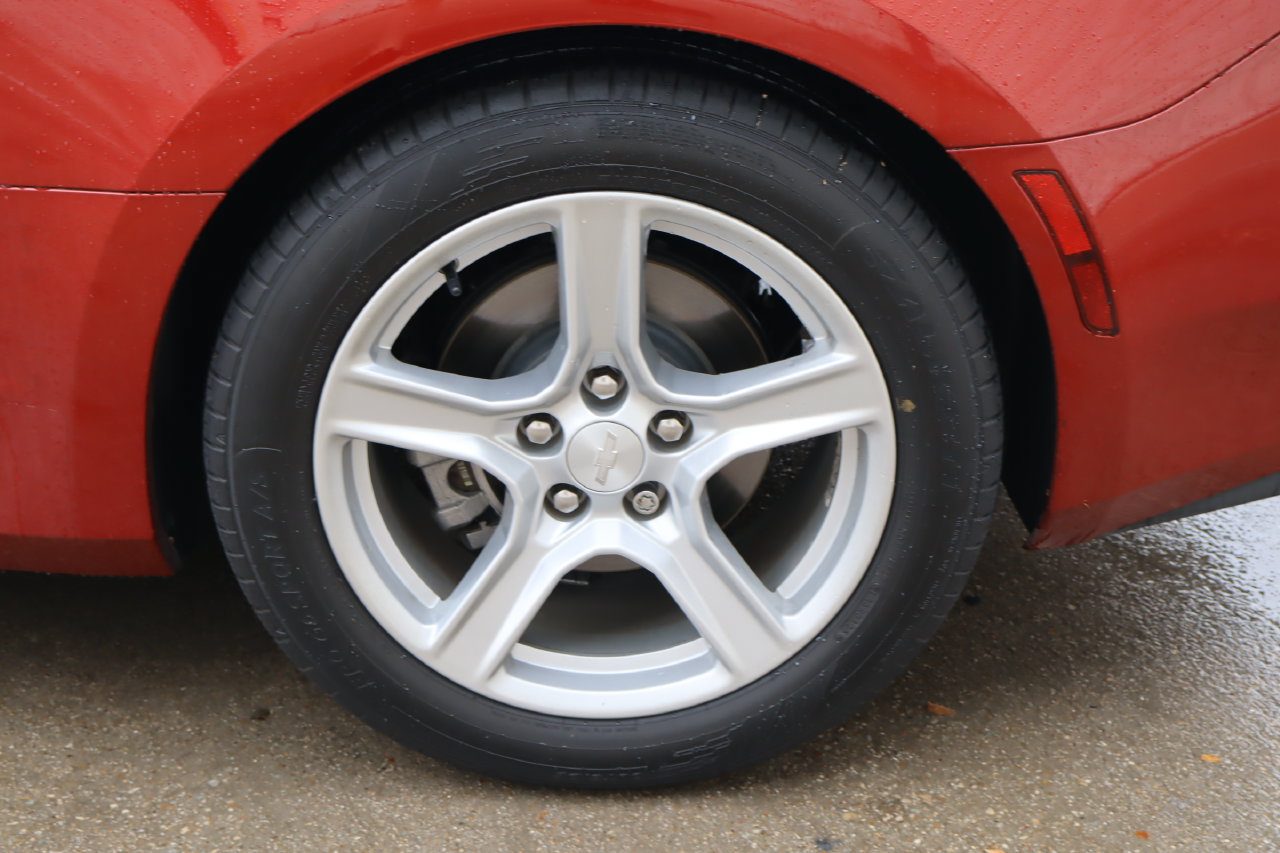 Used 2016 Chevrolet Camaro LT RWD image 25