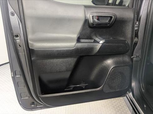Used 2019 Toyota Tacoma SR w/ SR Convenience Package image 16
