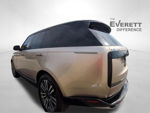 Used 2025 Land Rover Range Rover SE image 5