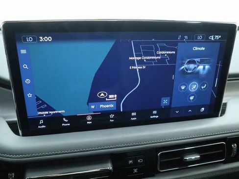 Used 2022 Lincoln Nautilus Reserve w/ Equipment Group 202A image 15