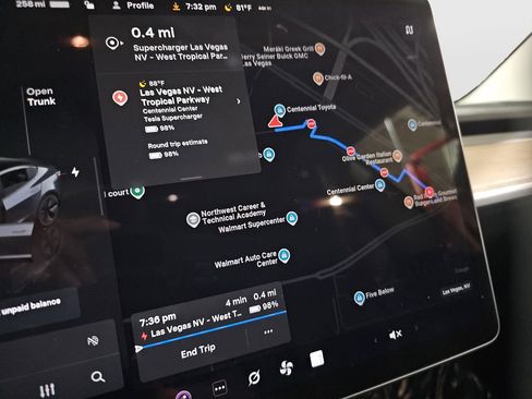 Used 2023 Tesla Model 3 Standard Range image 13