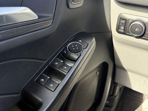 New 2026 Ford Escape SE w/ PHEV Premium Package FWD image 15