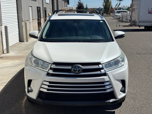 Used 2019 Toyota Highlander XLE AWD/4WD image 9
