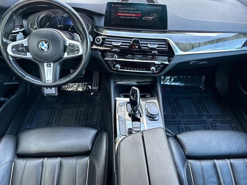 Used 2019 BMW 530e w/ M Sport Package image 14