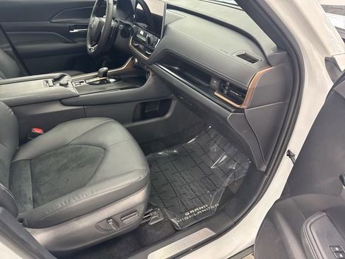 Used 2025 Toyota Grand Highlander AWD Hybrid image 24