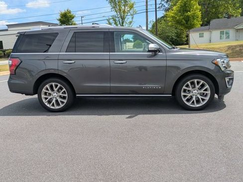 Used 2019 Ford Expedition Platinum RWD image 3