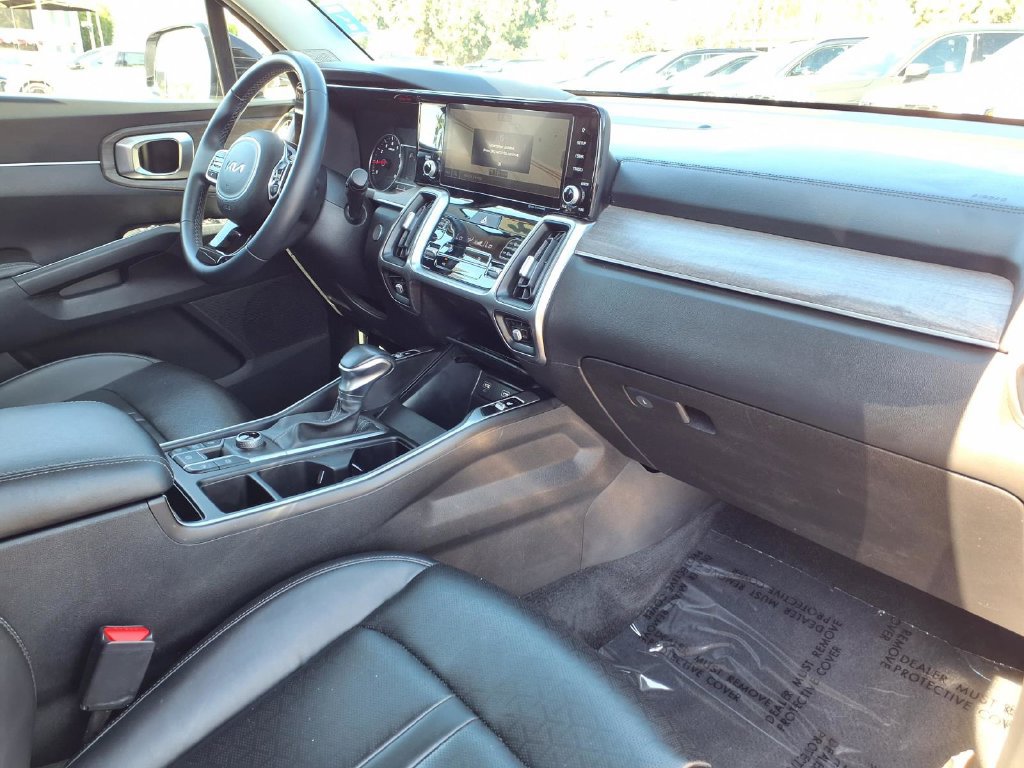 Certified 2023 Kia Sorento X-Line EX AWD/4WD image 12