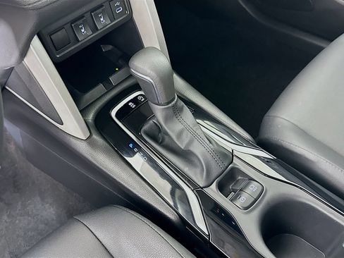 Certified 2025 Toyota Corolla Cross XLE FWD image 16