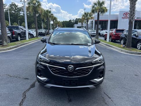 Used 2023 Buick Encore GX Essence w/ Experience Buick Package FWD image 3