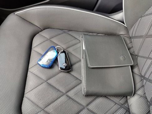 Used 2024 Volkswagen Atlas SEL Premium R-Line image 24