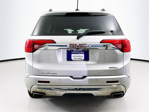 Used 2018 GMC Acadia Denali image 15