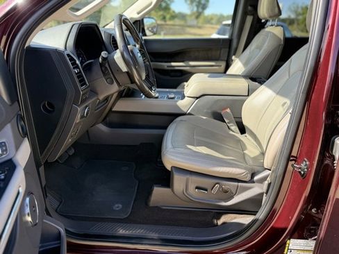 Used 2021 Ford Expedition Max Limited image 9