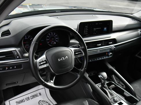 Used 2022 Kia Telluride LX image 16