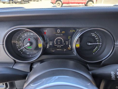 Used 2021 Jeep Wrangler Unlimited Sahara AWD/4WD image 25