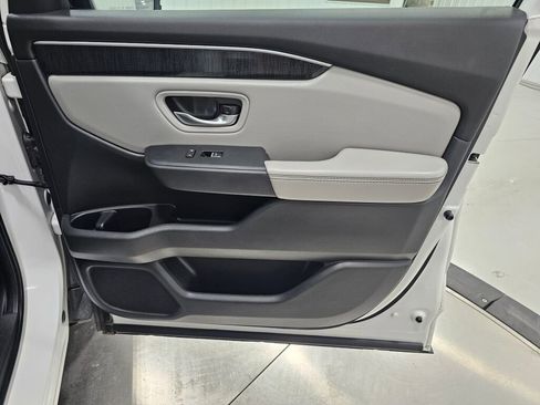Certified 2024 Honda Pilot Elite image 31