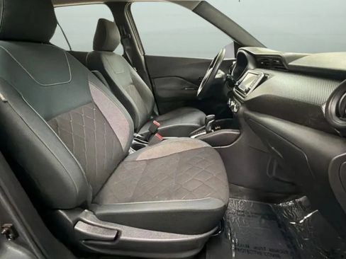 Used 2019 Nissan Kicks S FWD image 20