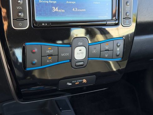 Used 2013 Nissan Leaf SV w/ LED & Quick Charge Pkg FWD image 21