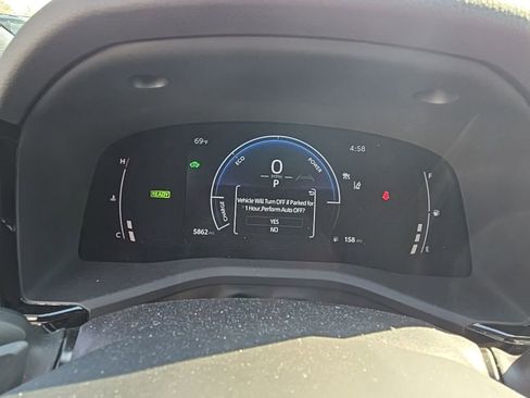 Used 2025 Toyota Camry SE image 13