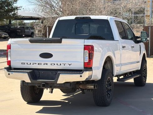 Used 2017 Ford F250 XLT w/ XLT Premium Package image 7