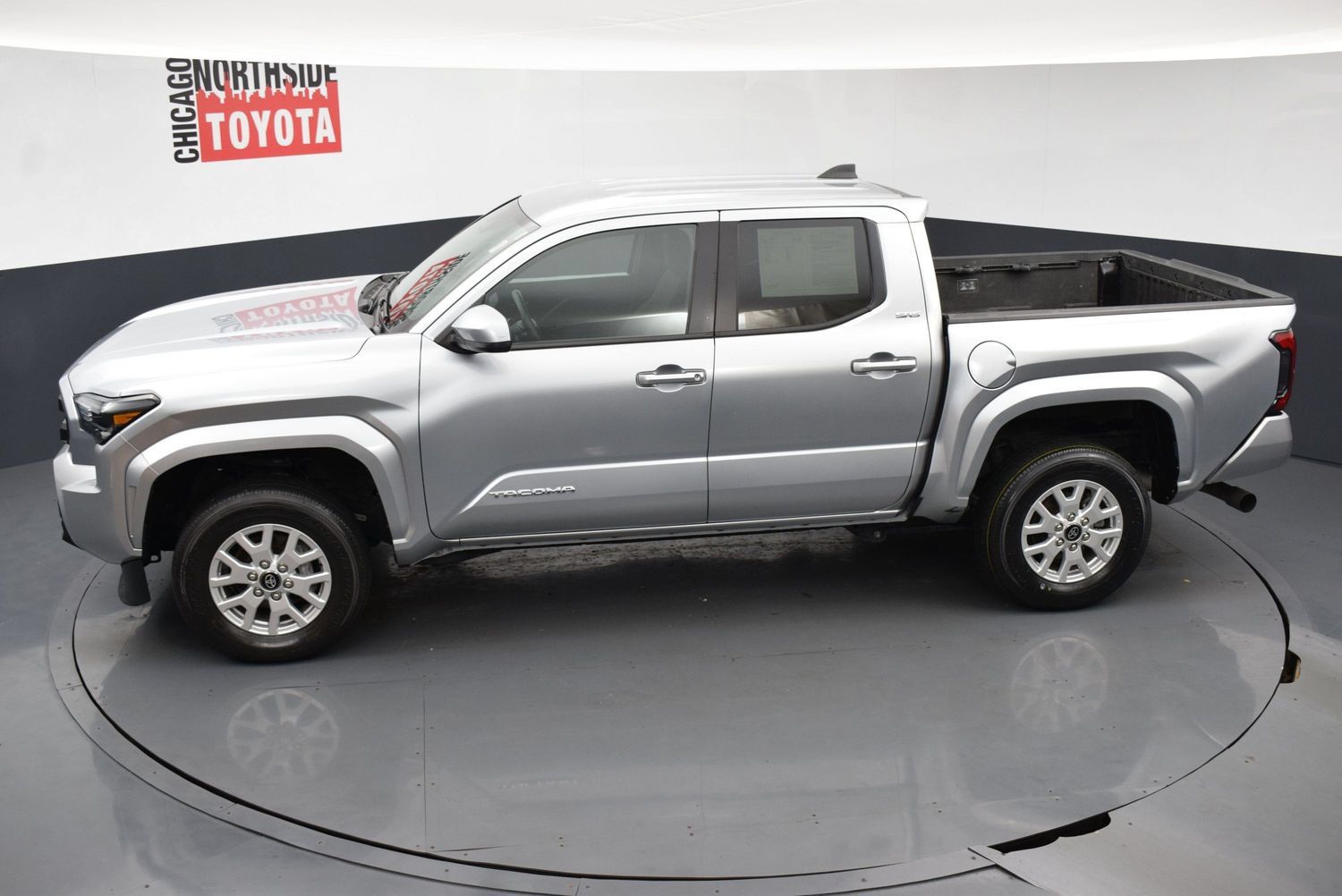 Used 2025 Toyota Tacoma SR5 AWD/4WD image 20