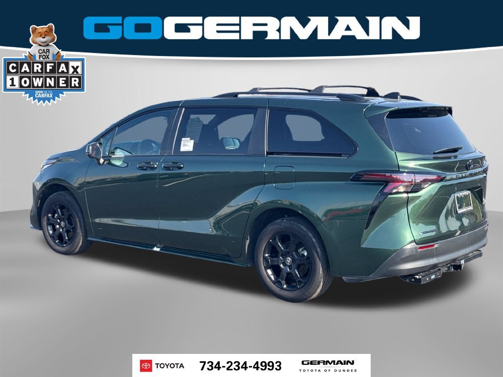 Used 2025 Toyota Sienna XLE Woodland Edition AWD/4WD image 12