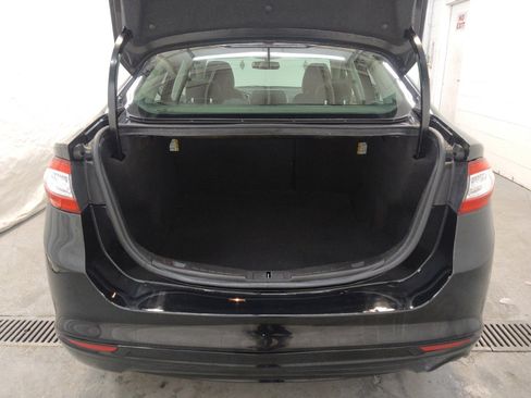 Used 2016 Ford Fusion SE w/ Equipment Group 202A FWD image 29
