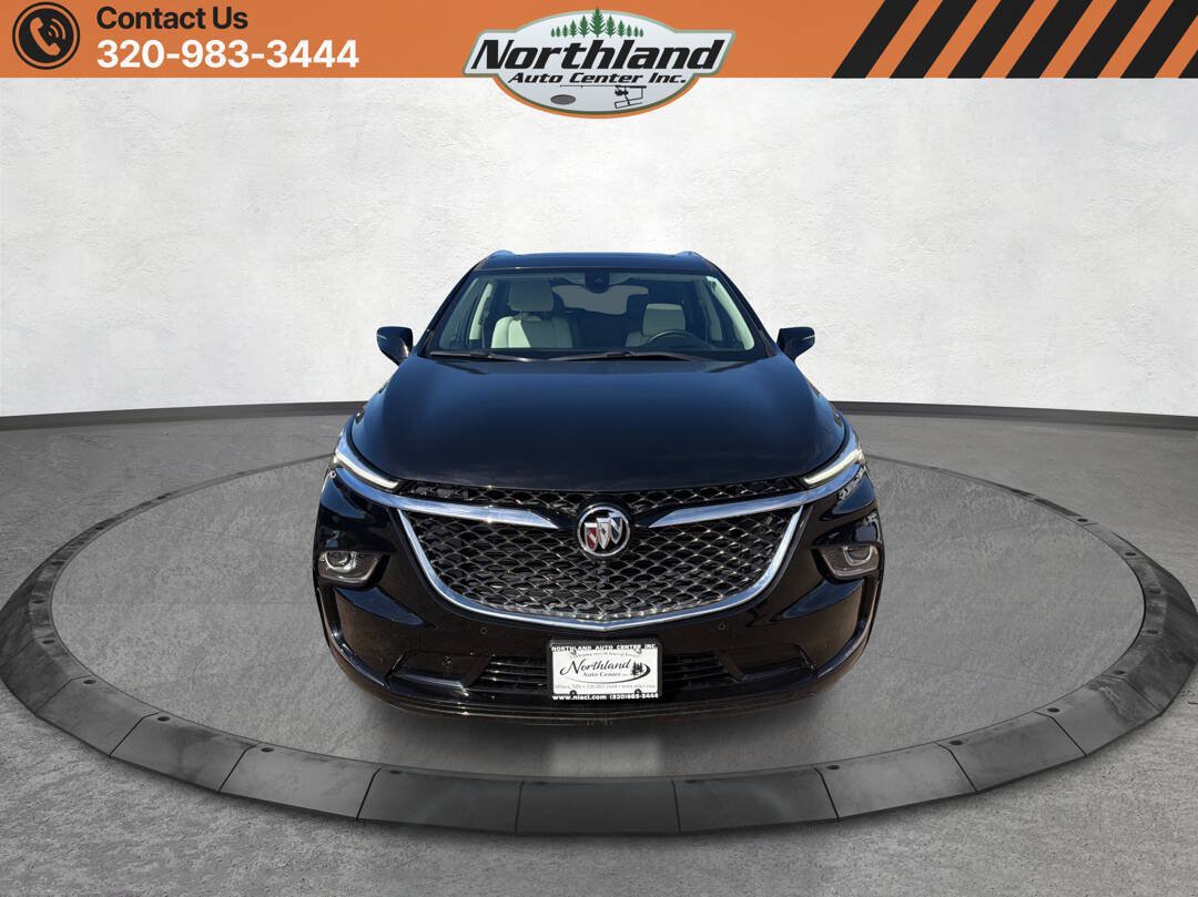 Used 2024 Buick Enclave Avenir AWD/4WD image 2