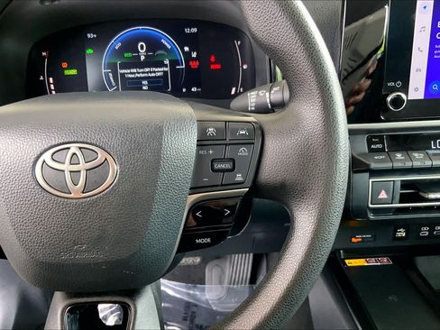 Used 2025 Toyota Camry LE FWD image 25