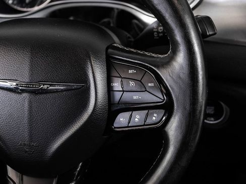 Used 2018 Chrysler Pacifica Touring-L Plus w/ Advanced Safetytec Group FWD image 14